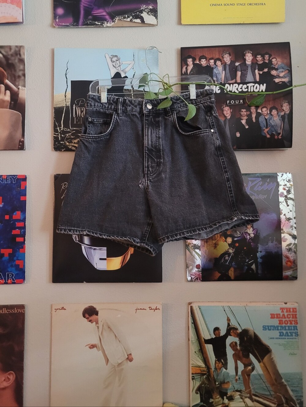 Levi's High-Waisted Black Denim Shorts